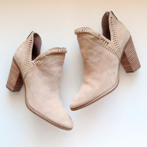 Vince Camuto Beige Suede Leather Block Heel Ankle Boots / Booties Size 9 - Picture 1 of 16